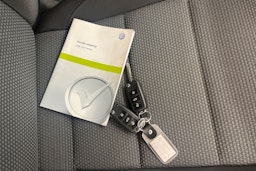 Valkoinen Volkswagen GOLF 2011 kuva 19.