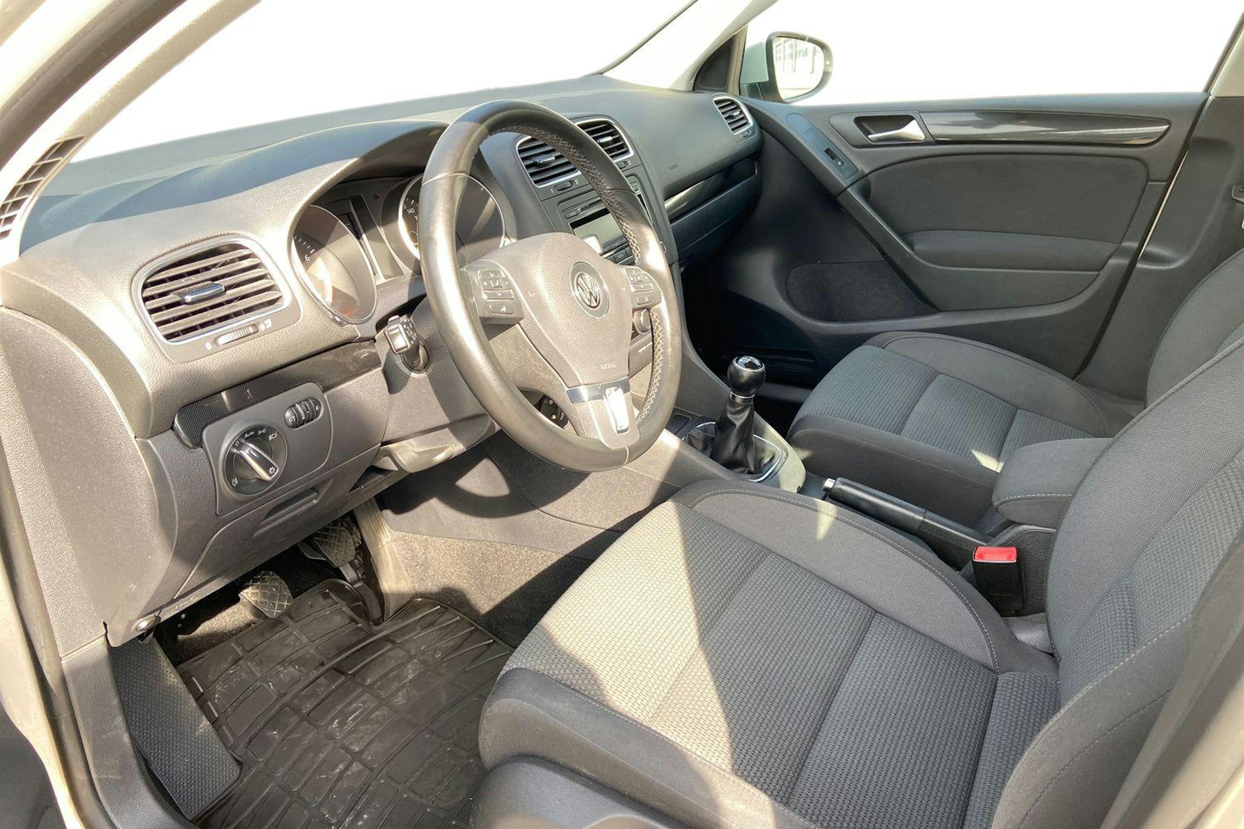hopea Volkswagen Golf 2012 kuva 7.