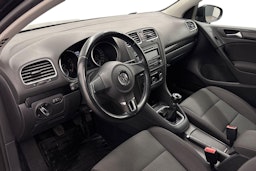 musta Volkswagen Golf 2012 kuva 6.