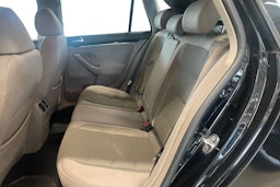 musta Volkswagen Golf 2012 kuva 10.