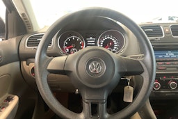 musta Volkswagen Golf 2012 kuva 15.