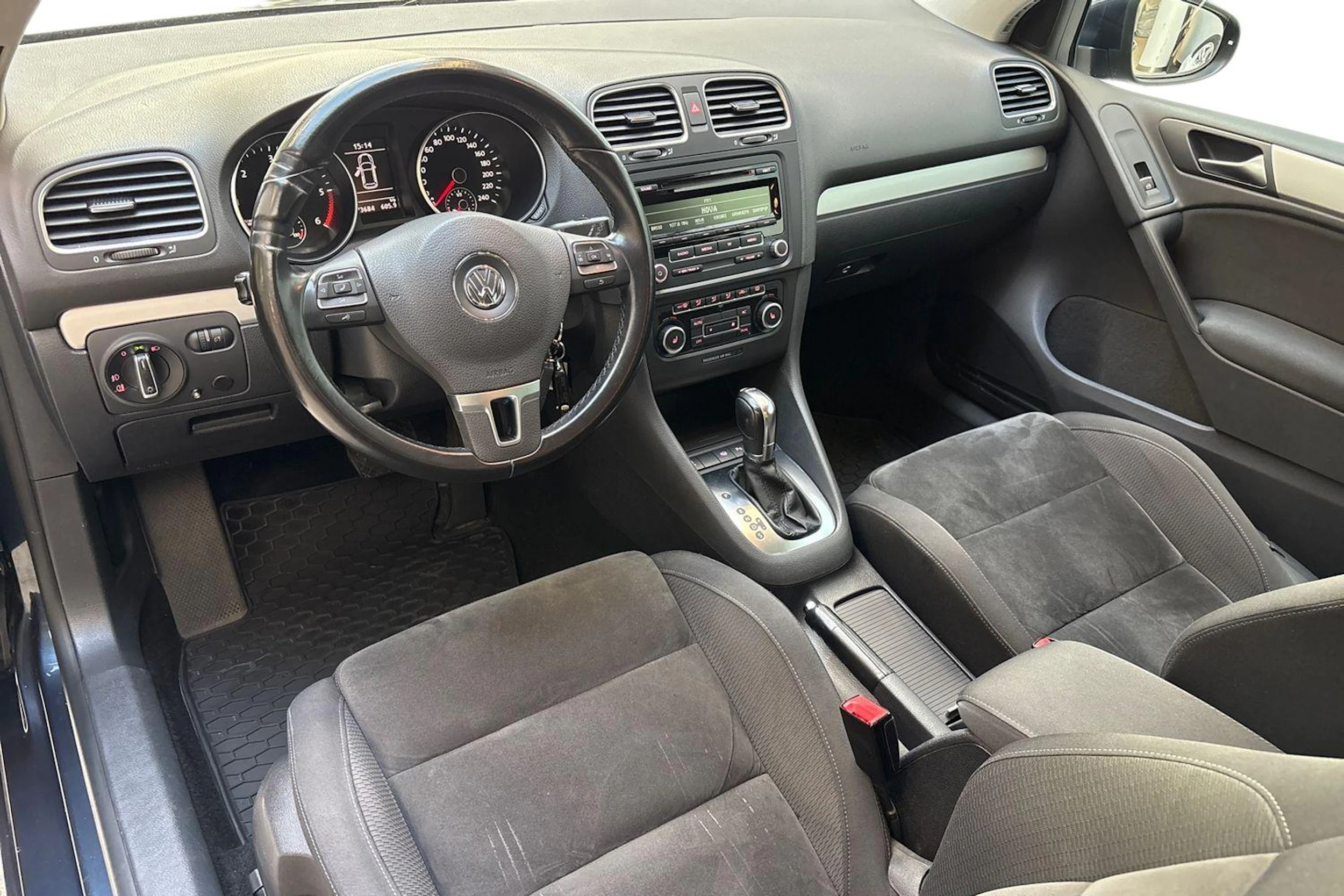 sininen Volkswagen Golf 2012 kuva 6.