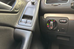 sininen Volkswagen Golf 2012 kuva 13.