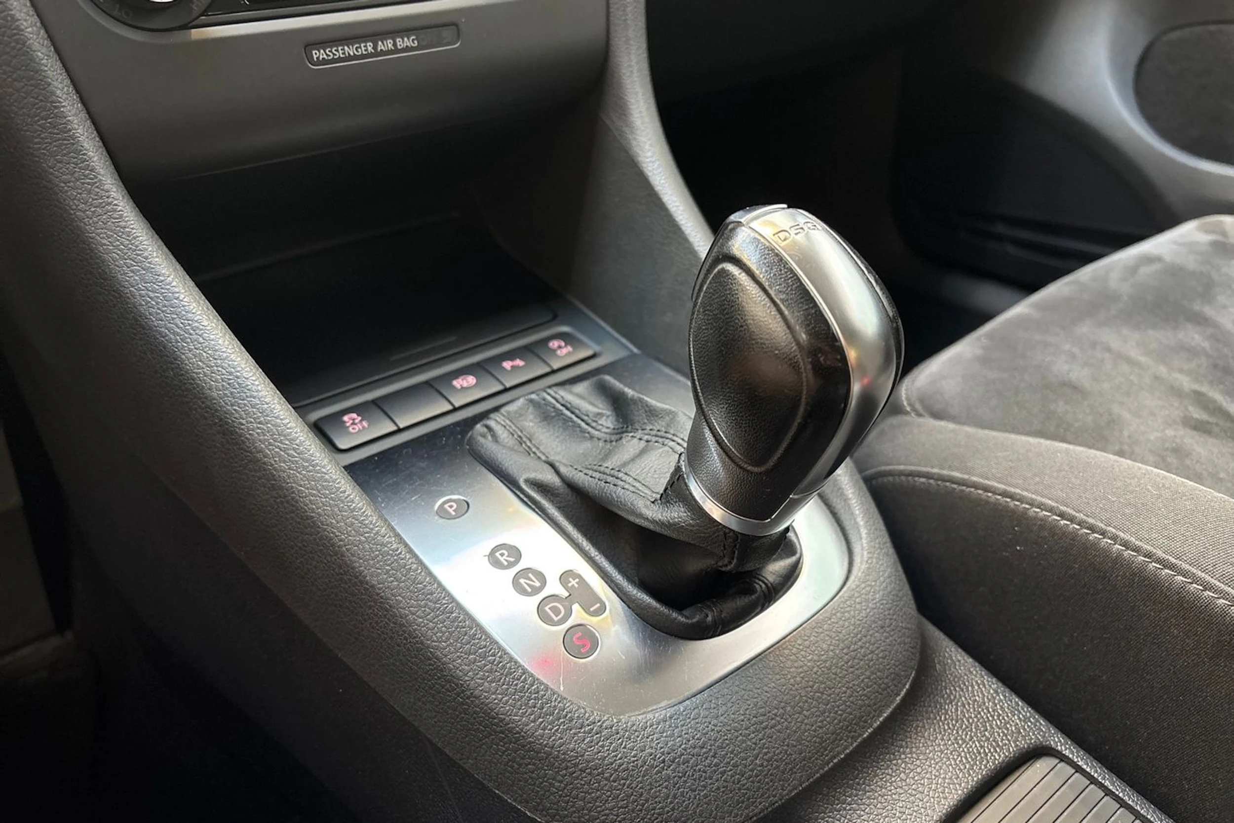 sininen Volkswagen Golf 2012 kuva 16.