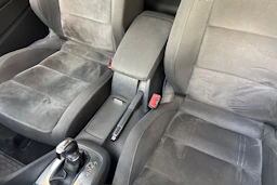 sininen Volkswagen Golf 2012 kuva 17.