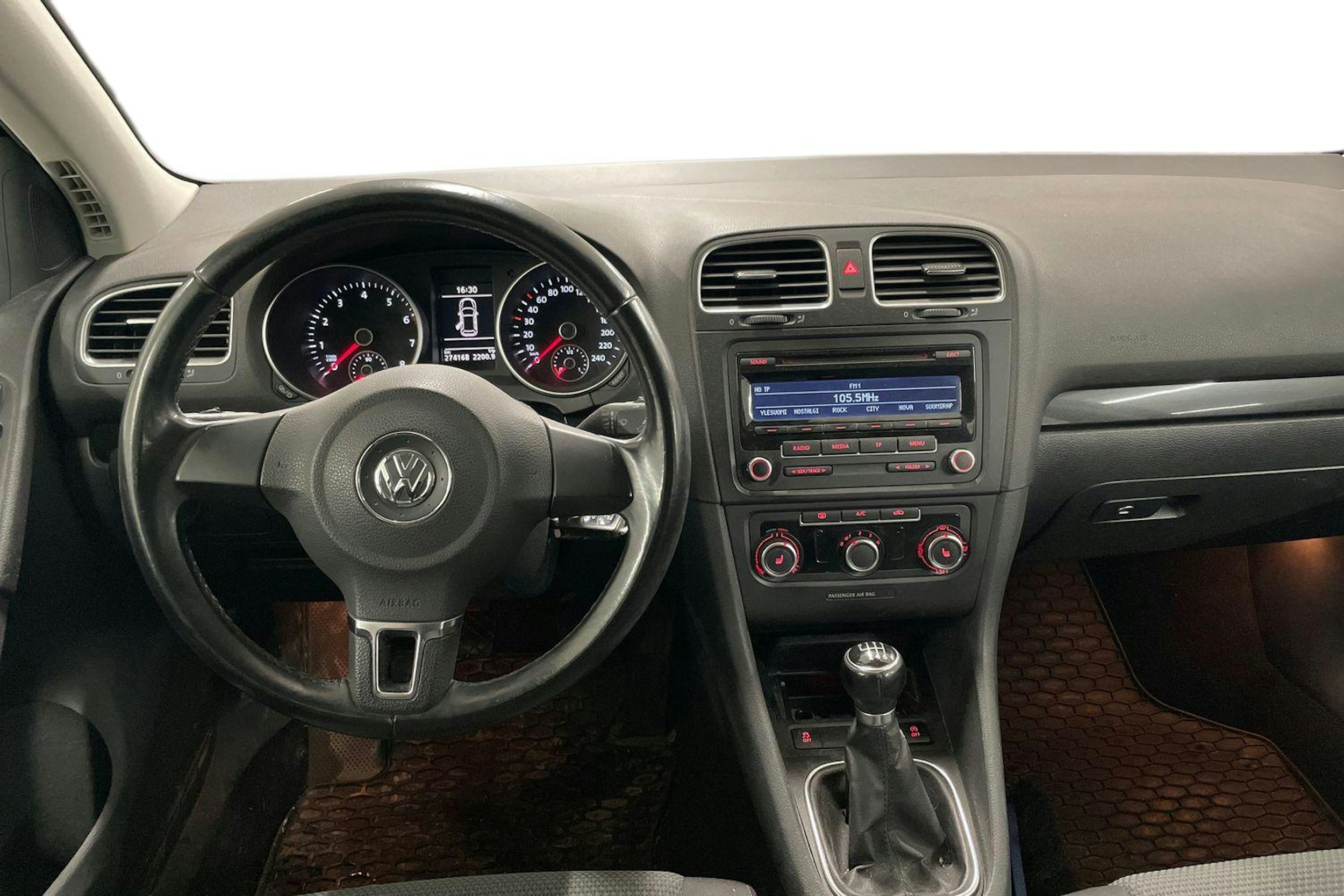musta Volkswagen Golf 2012 kuva 9.
