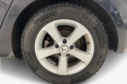 musta Volkswagen Golf 2012 kuva 11.