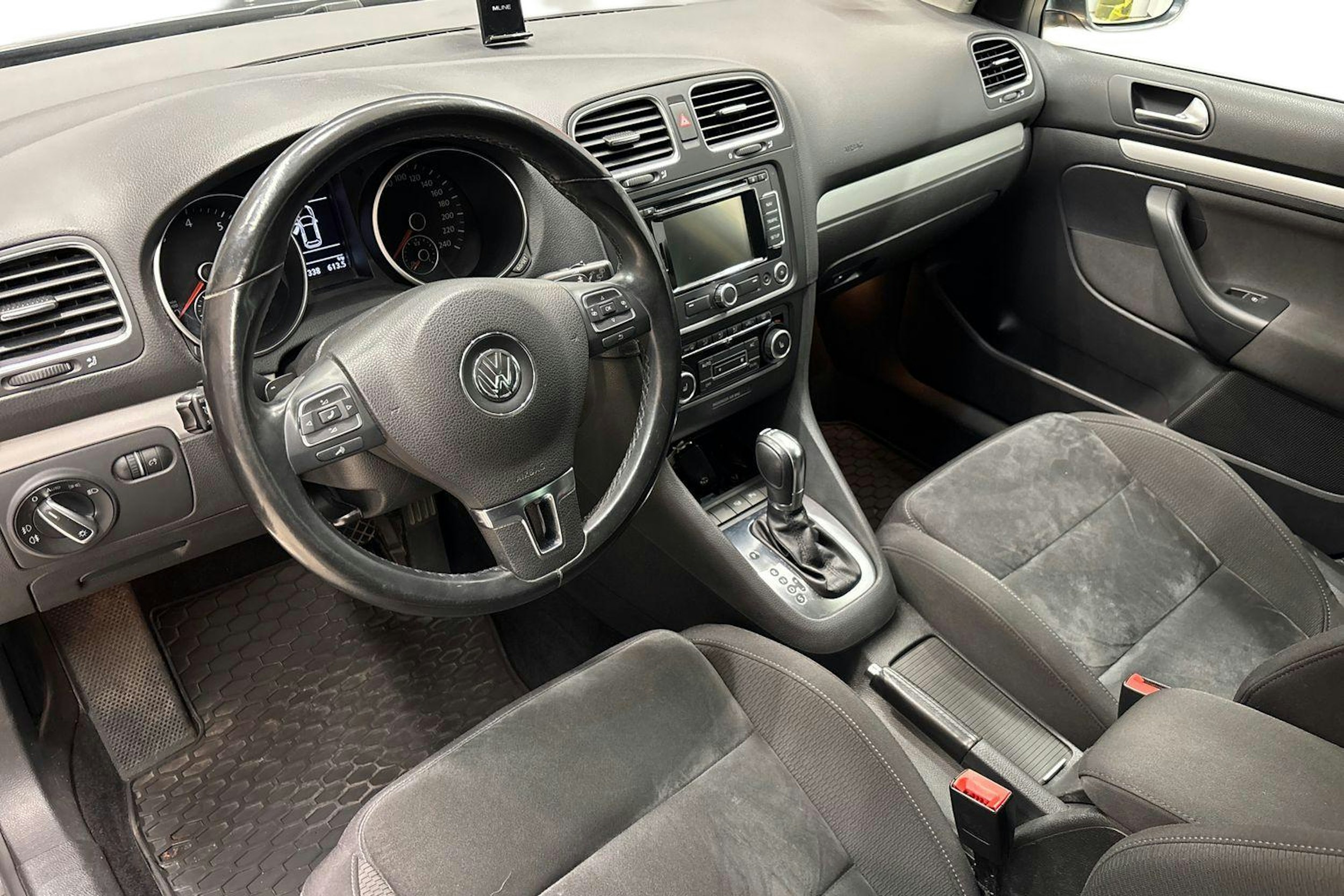 harmaa Volkswagen Golf 2012 kuva 7.
