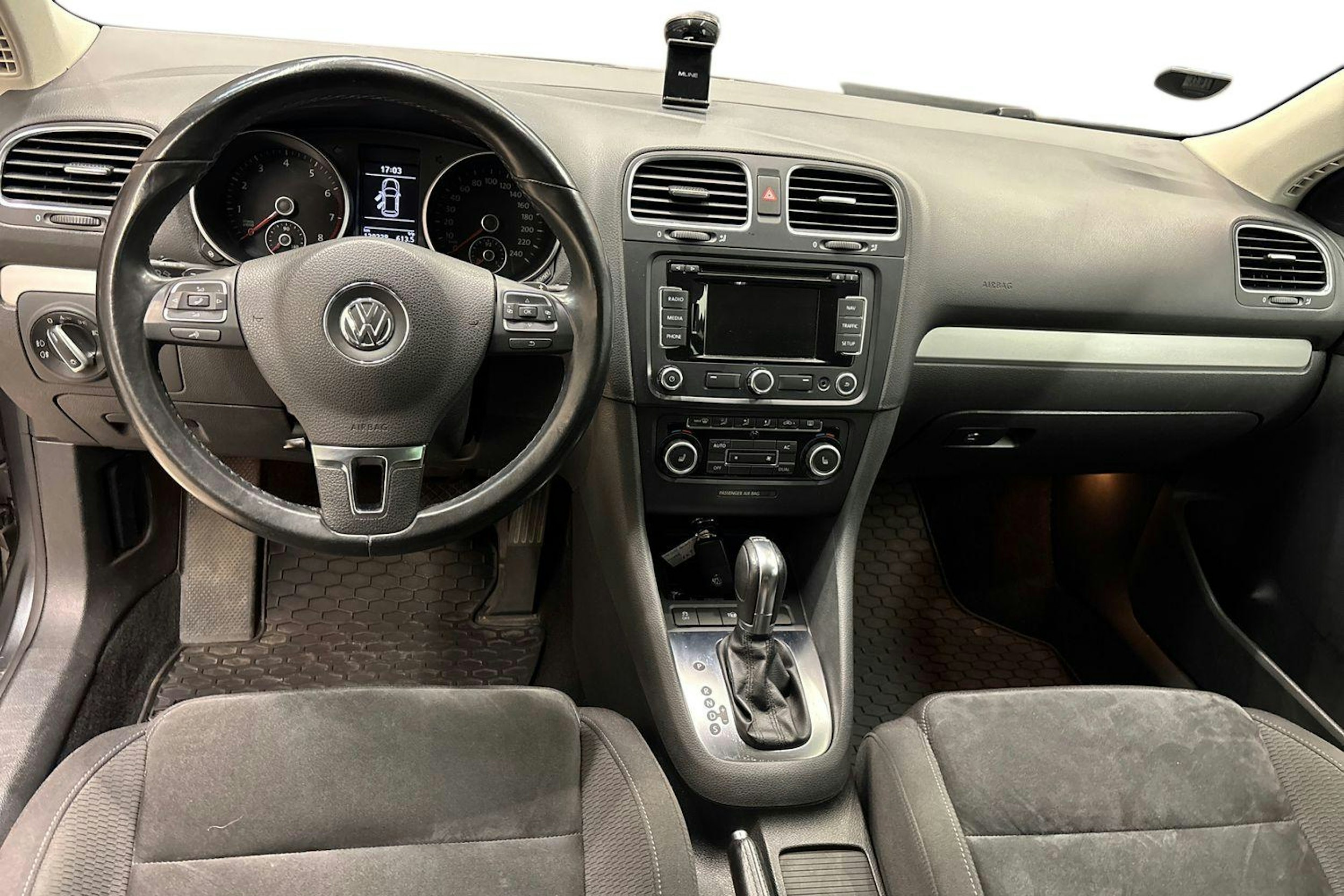 harmaa Volkswagen Golf 2012 kuva 9.