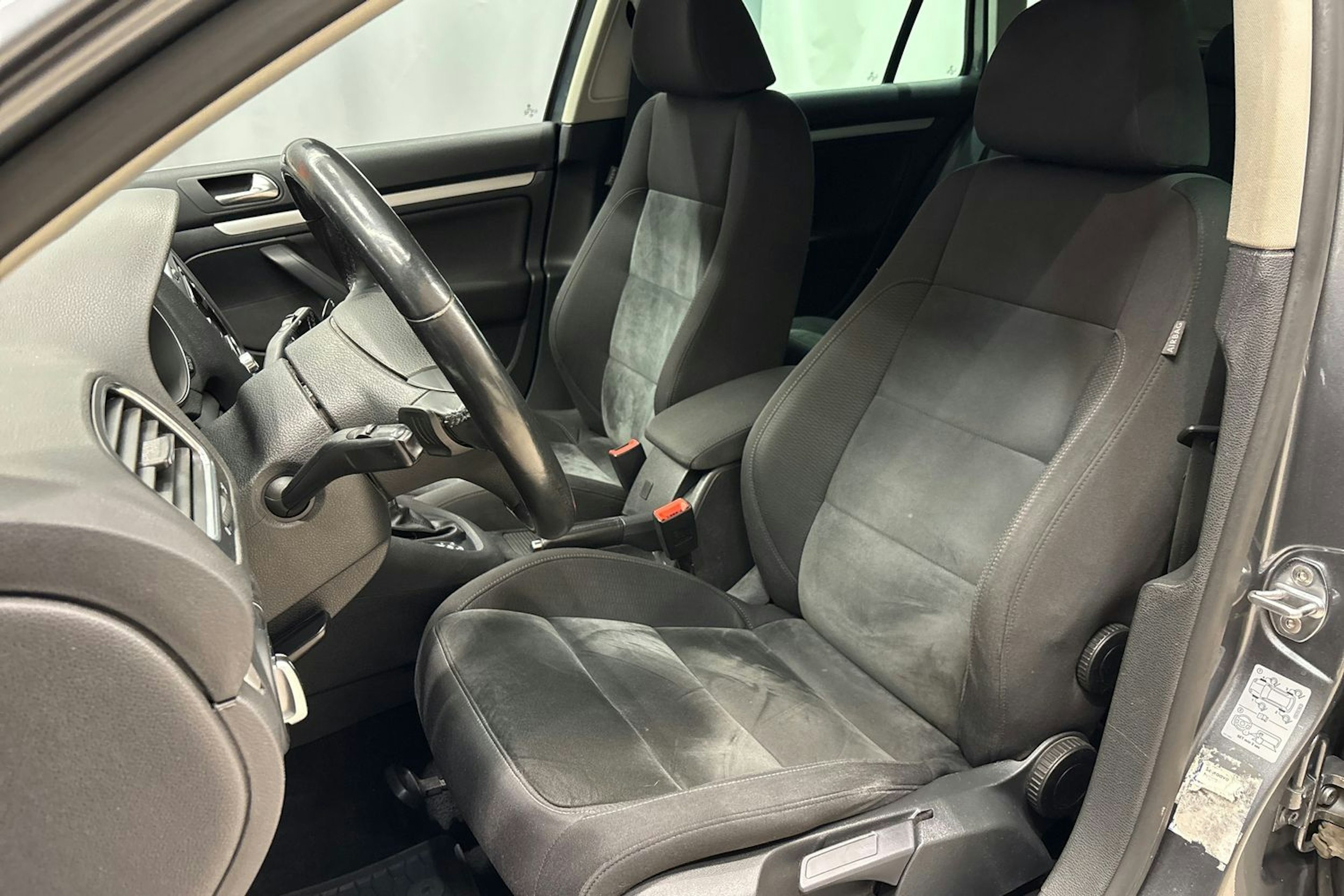 harmaa Volkswagen Golf 2012 kuva 23.