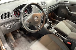 ruskea (beige) Volkswagen Golf 2012 kuva 7.