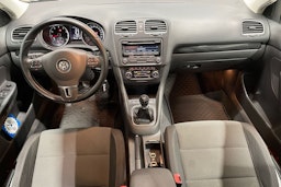 ruskea (beige) Volkswagen Golf 2012 kuva 9.