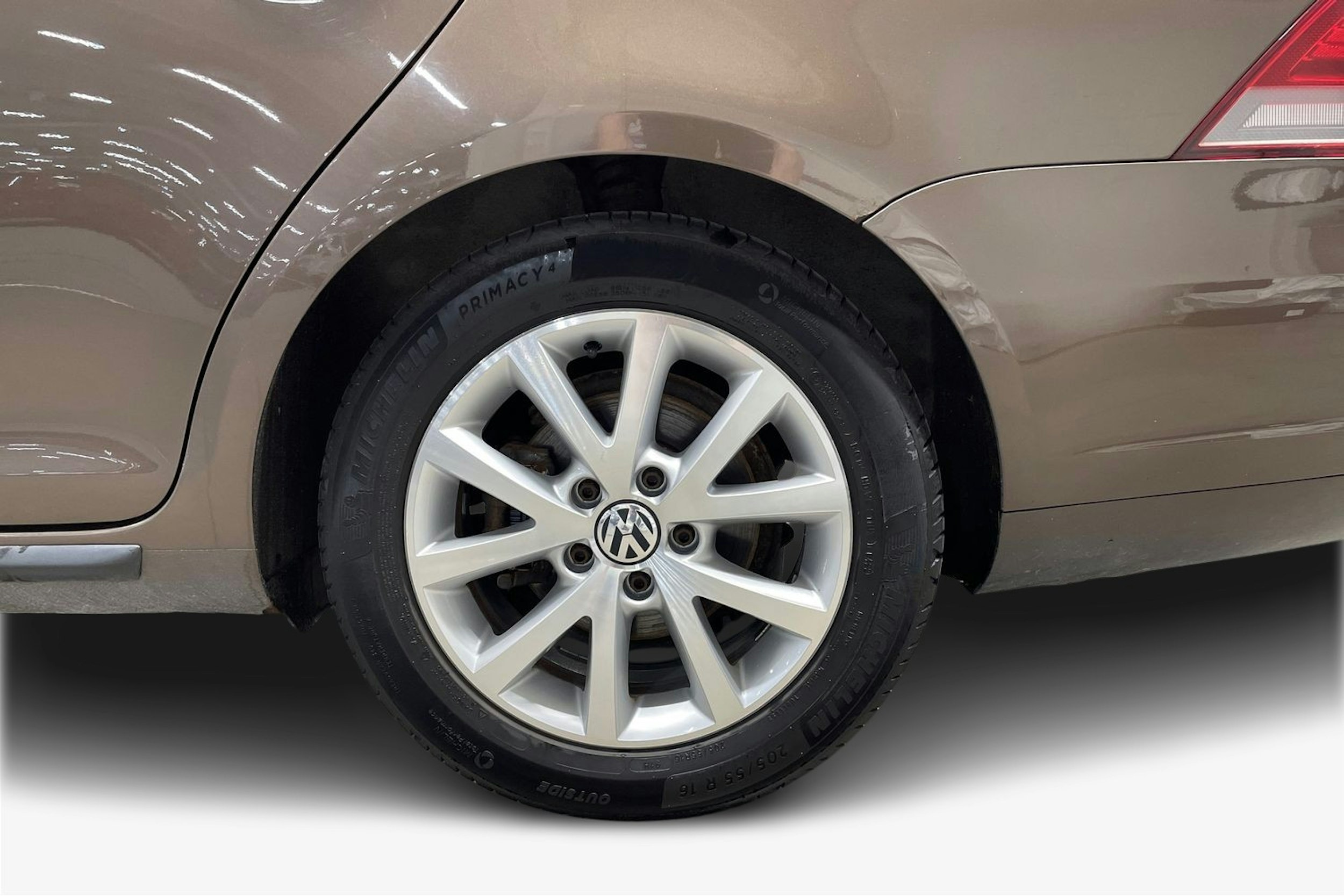 ruskea (beige) Volkswagen Golf 2012 kuva 11.