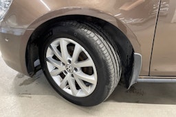 ruskea (beige) Volkswagen Golf 2012 kuva 13.