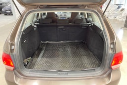ruskea (beige) Volkswagen Golf 2012 kuva 14.