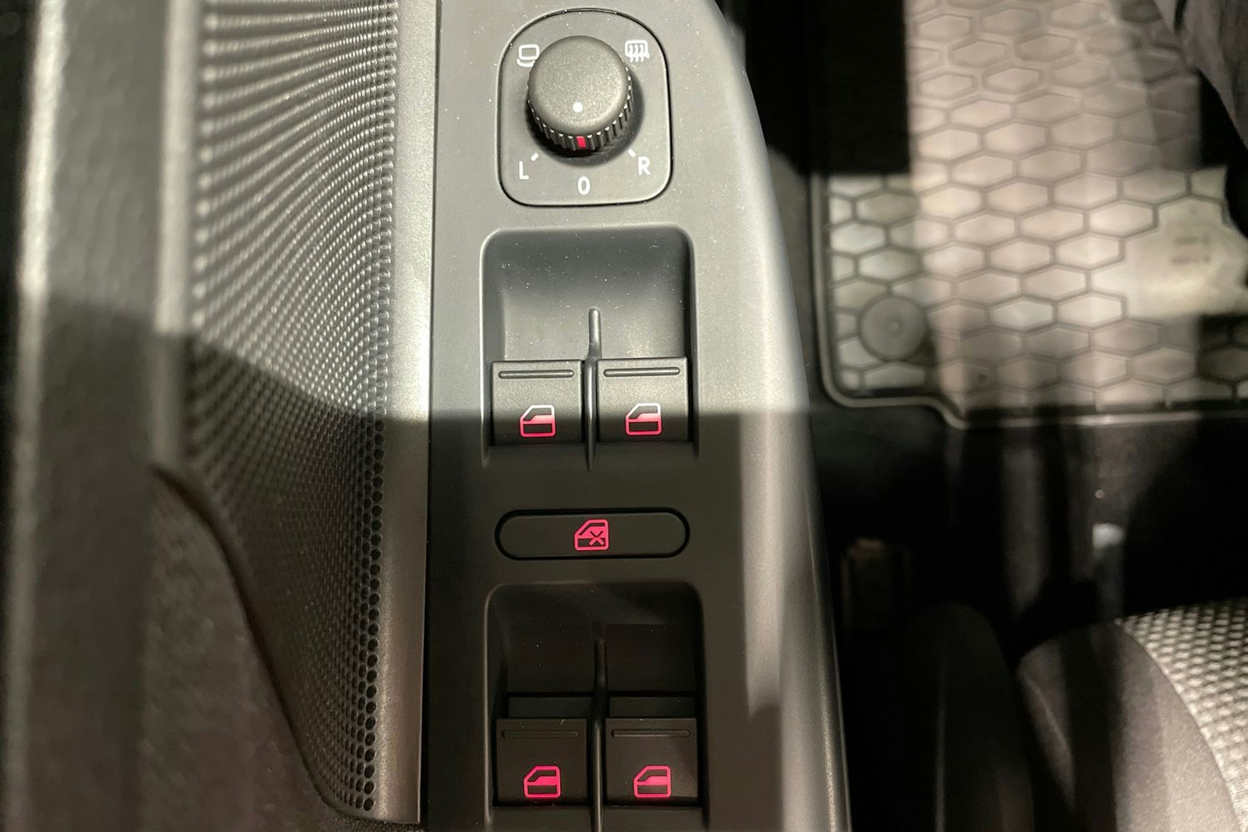 ruskea (beige) Volkswagen Golf 2012 kuva 22.