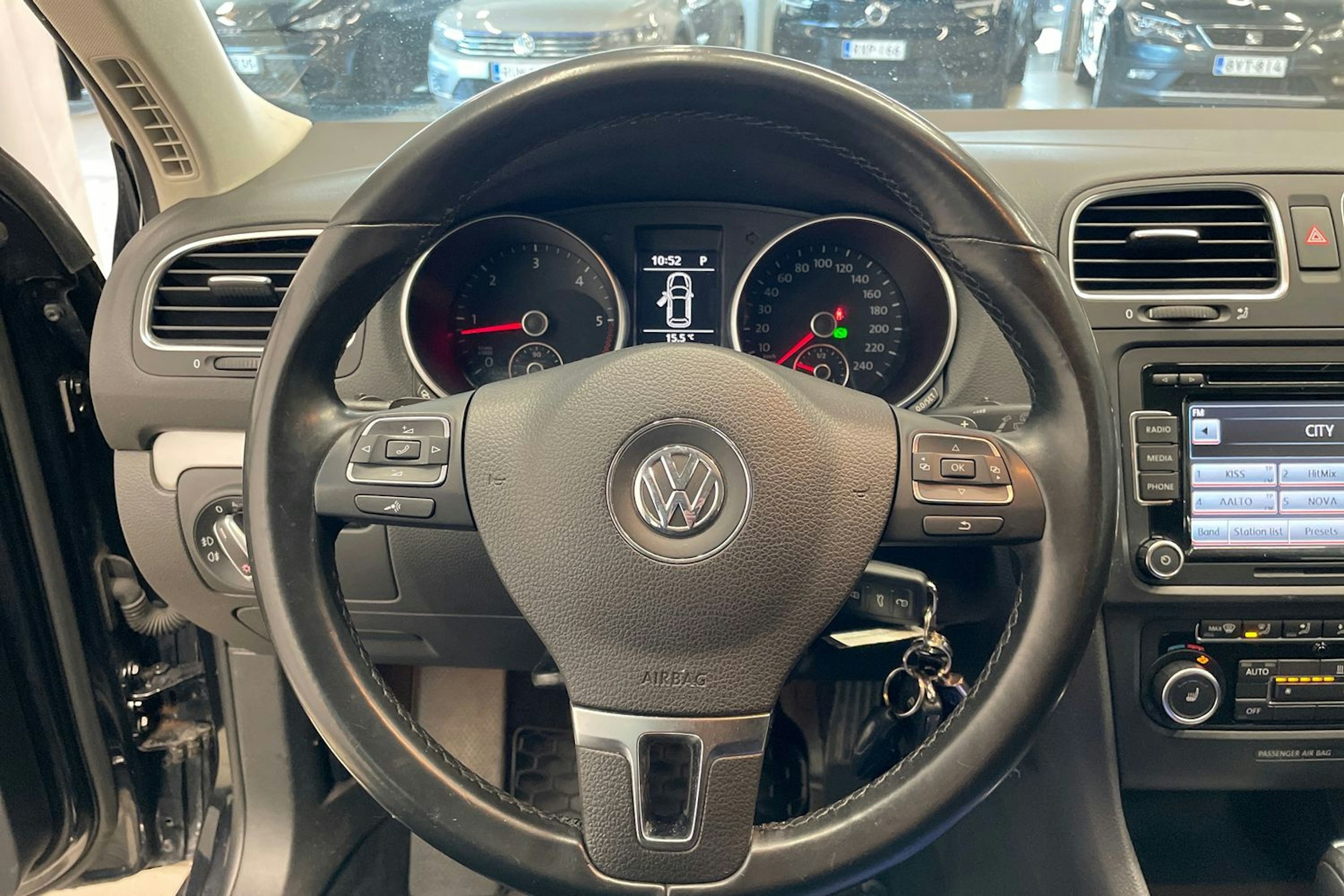 Musta Volkswagen Golf 2012 kuva 14.