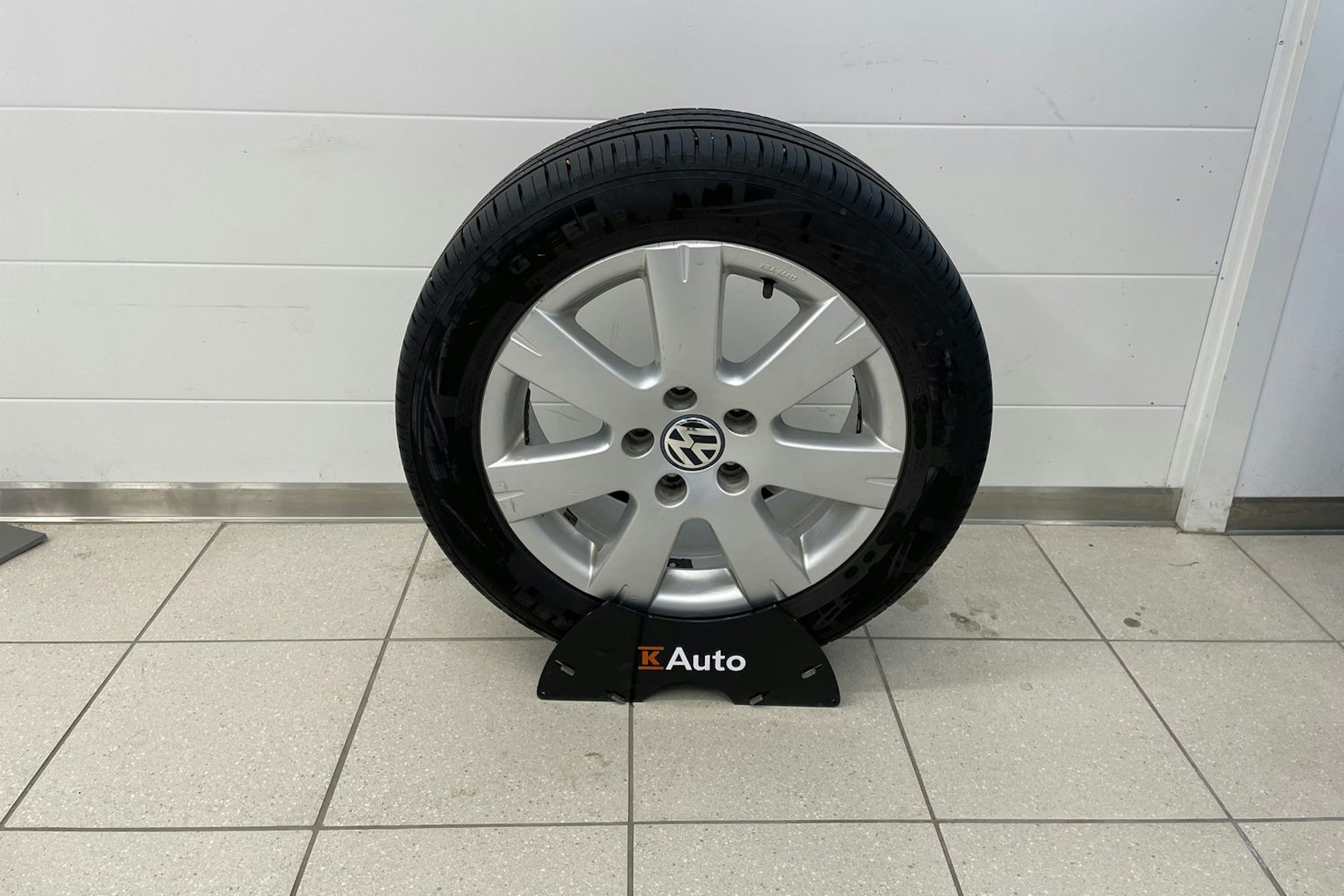 Musta Volkswagen Golf 2012 kuva 22.