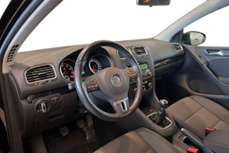 musta Volkswagen Golf 2012 kuva 6.