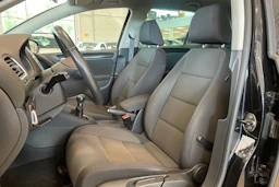 musta Volkswagen Golf 2012 kuva 11.