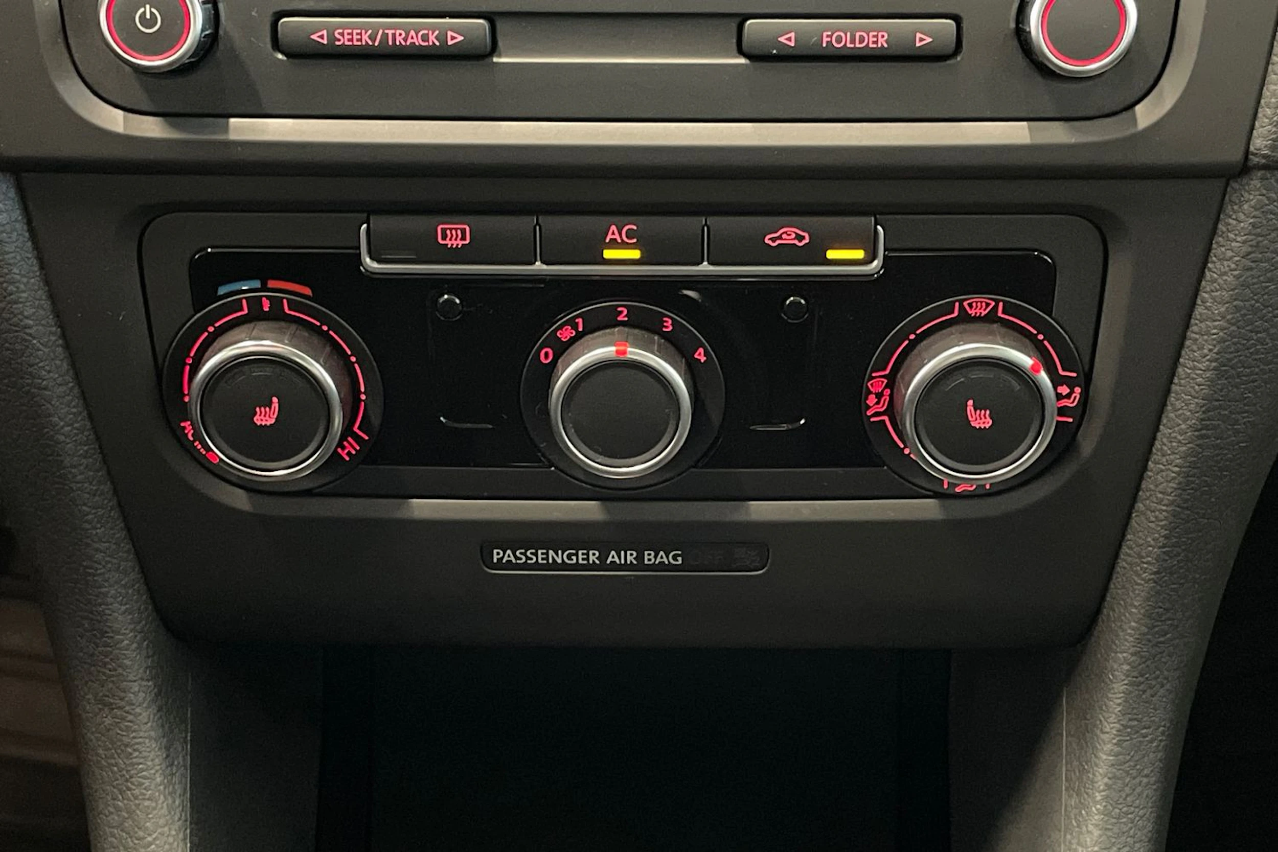 musta Volkswagen Golf 2012 kuva 17.