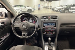 musta Volkswagen Golf 2012 kuva 7.