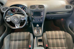 punainen Volkswagen Golf 2012 kuva 9.