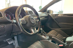 punainen Volkswagen Golf 2012 kuva 17.