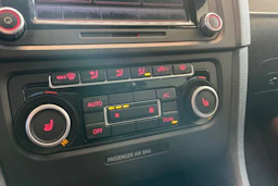 punainen Volkswagen Golf 2012 kuva 23.
