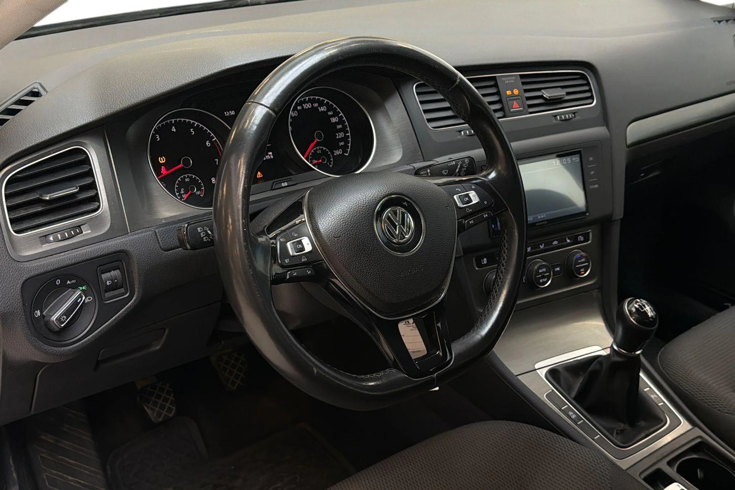 Harmaa Volkswagen Golf 2013 kuva 6.