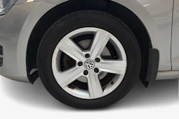 Harmaa Volkswagen Golf 2013 kuva 9.