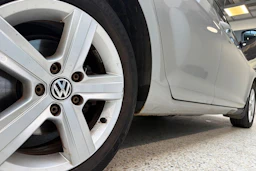 Harmaa Volkswagen Golf 2013 kuva 25.