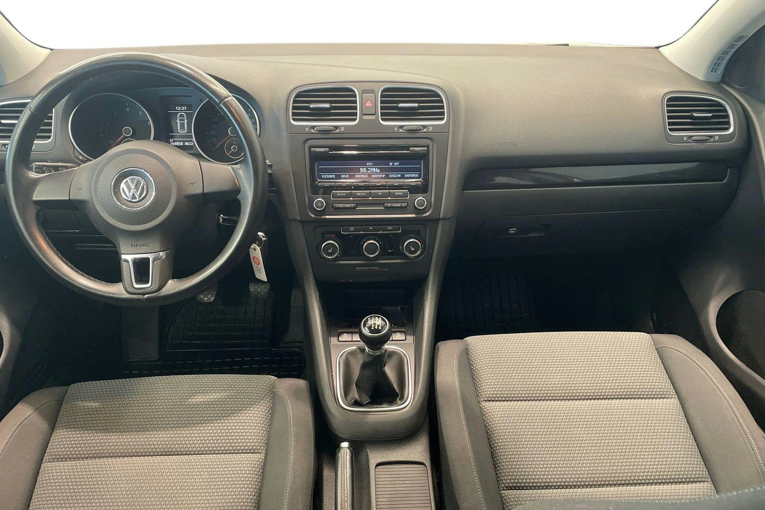 Punainen Volkswagen GOLF 2012 kuva 9.