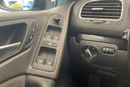 Punainen Volkswagen GOLF 2012 kuva 18.