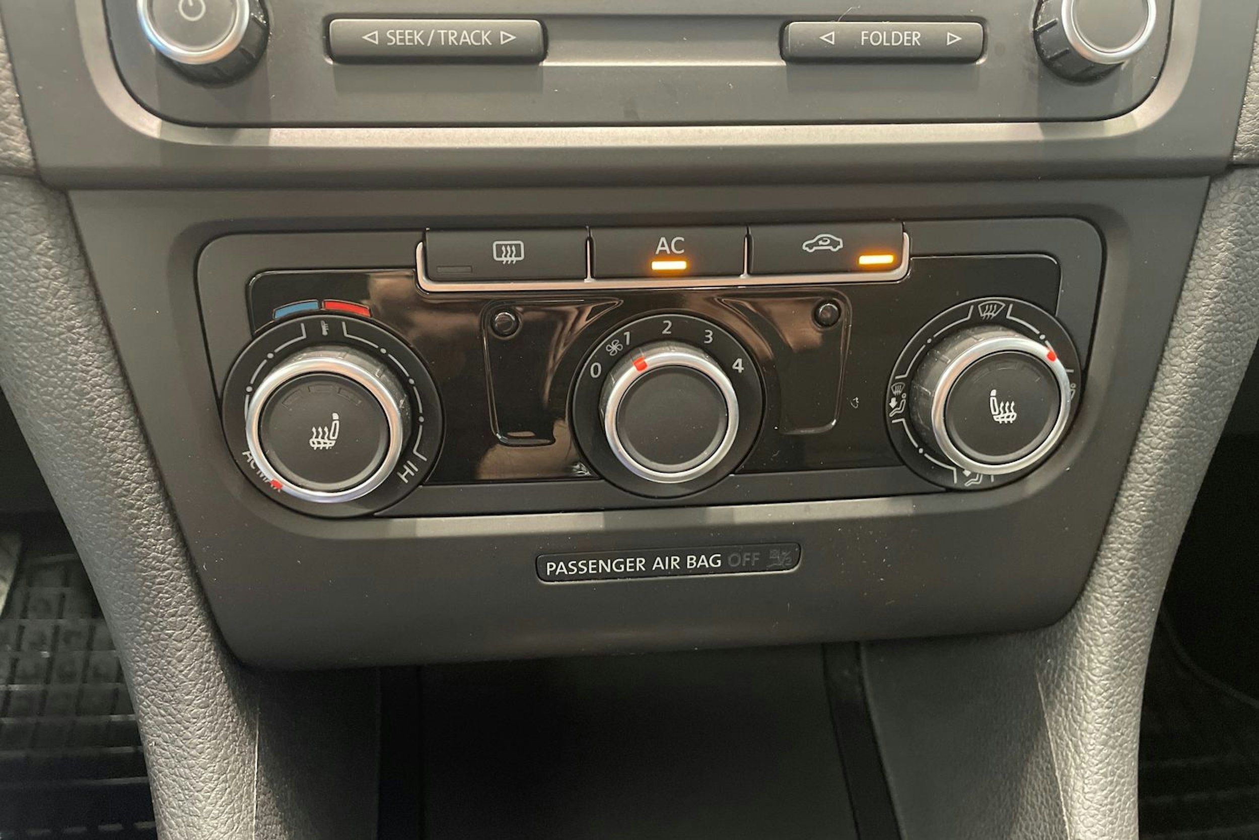 Punainen Volkswagen GOLF 2012 kuva 24.