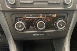 Punainen Volkswagen GOLF 2012 kuva 24.