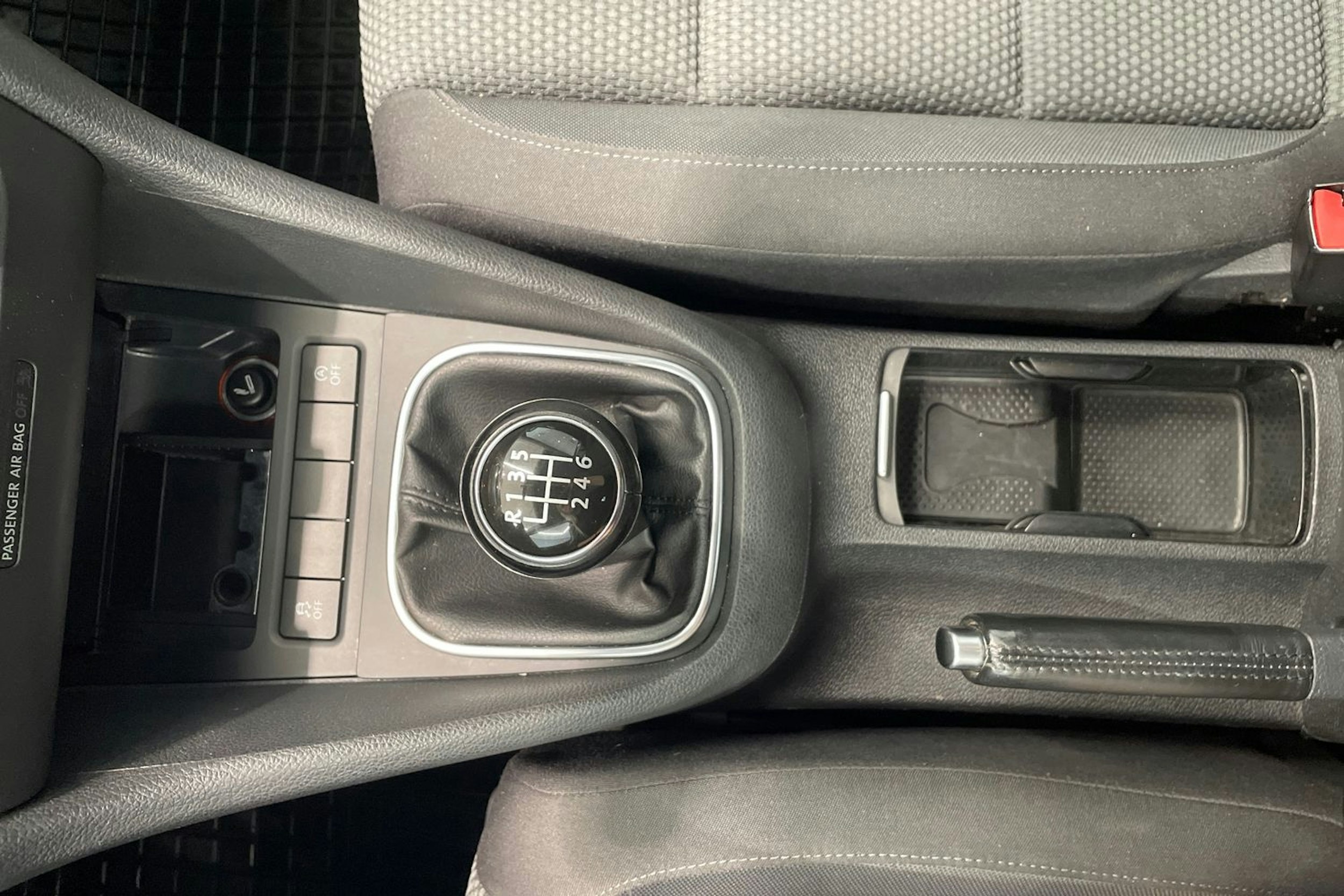 Punainen Volkswagen GOLF 2012 kuva 25.