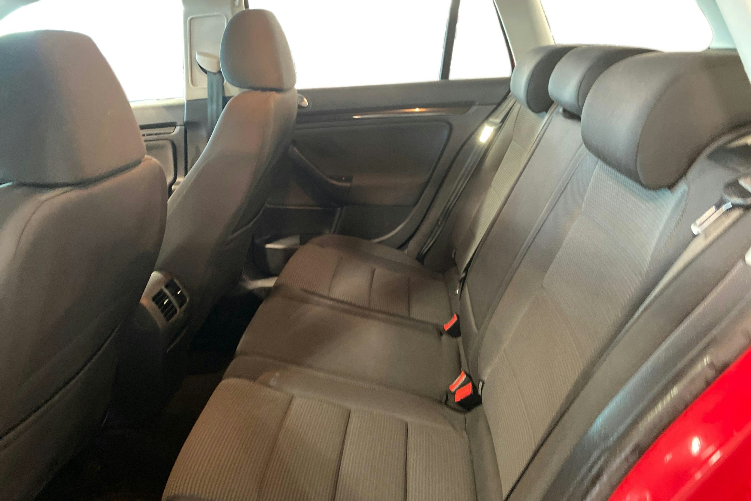 Punainen Volkswagen GOLF 2012 kuva 10.