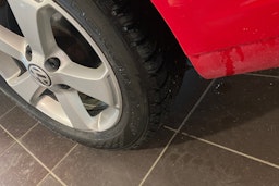 Punainen Volkswagen GOLF 2012 kuva 13.