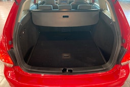 Punainen Volkswagen GOLF 2012 kuva 14.