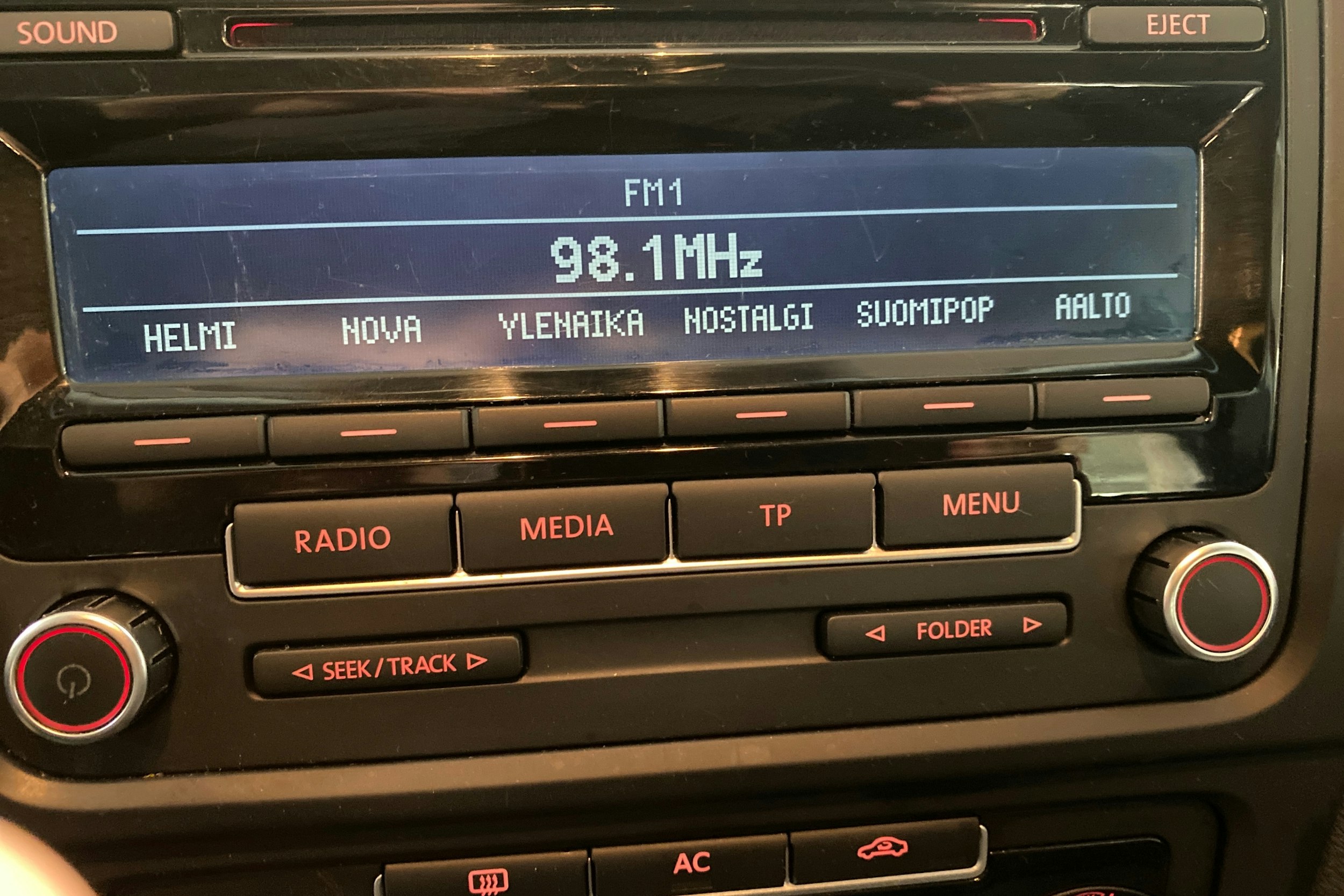 Punainen Volkswagen GOLF 2012 kuva 18.