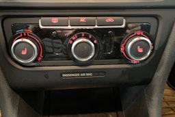 Punainen Volkswagen GOLF 2012 kuva 19.