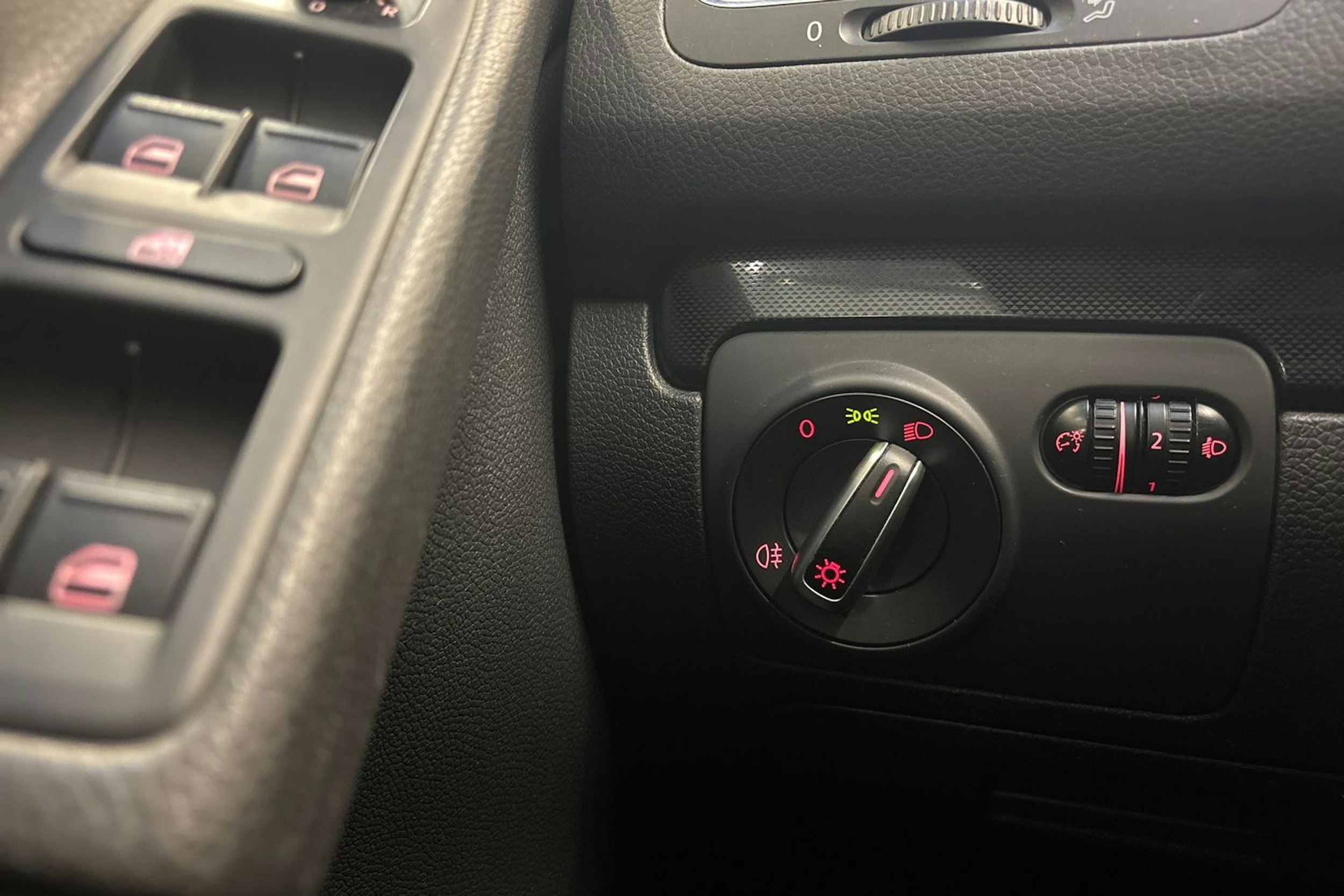 sininen Volkswagen Golf 2012 kuva 12.