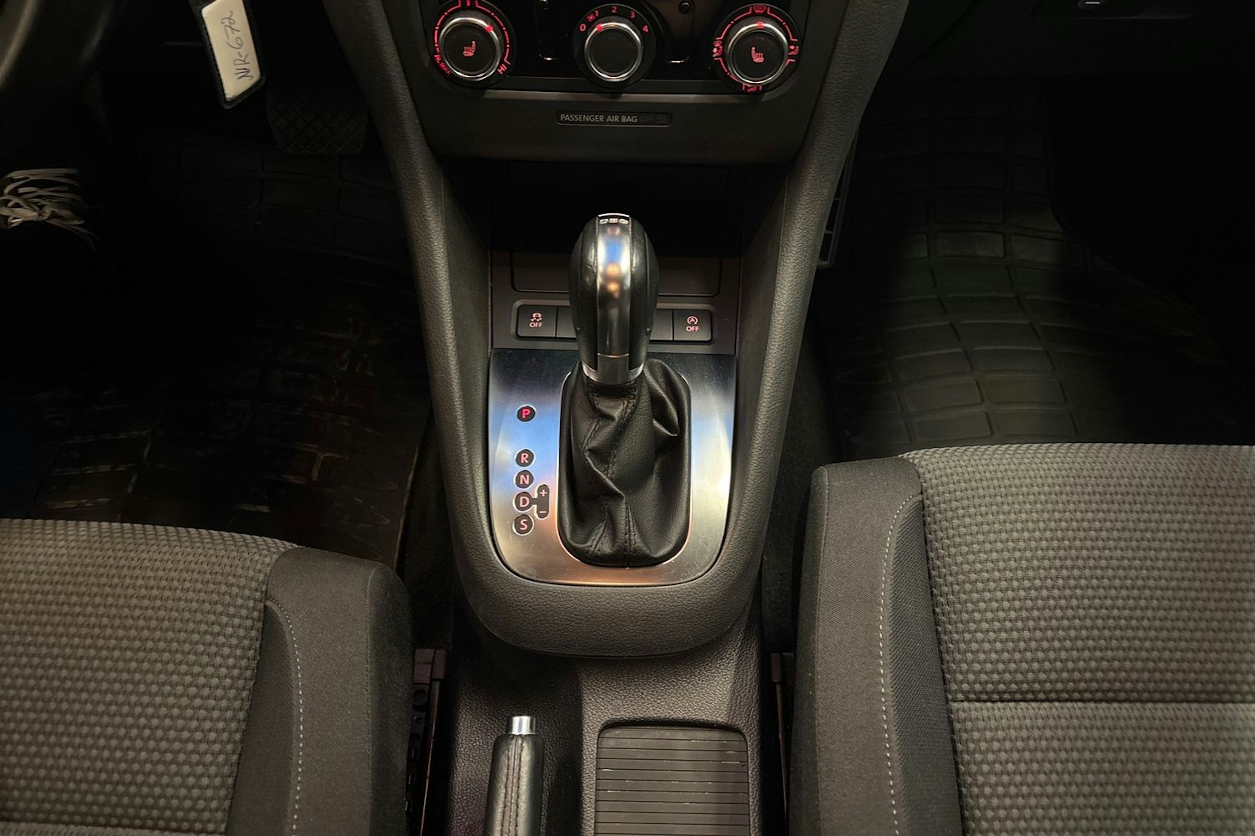 sininen Volkswagen Golf 2012 kuva 16.