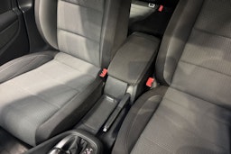 sininen Volkswagen Golf 2012 kuva 17.