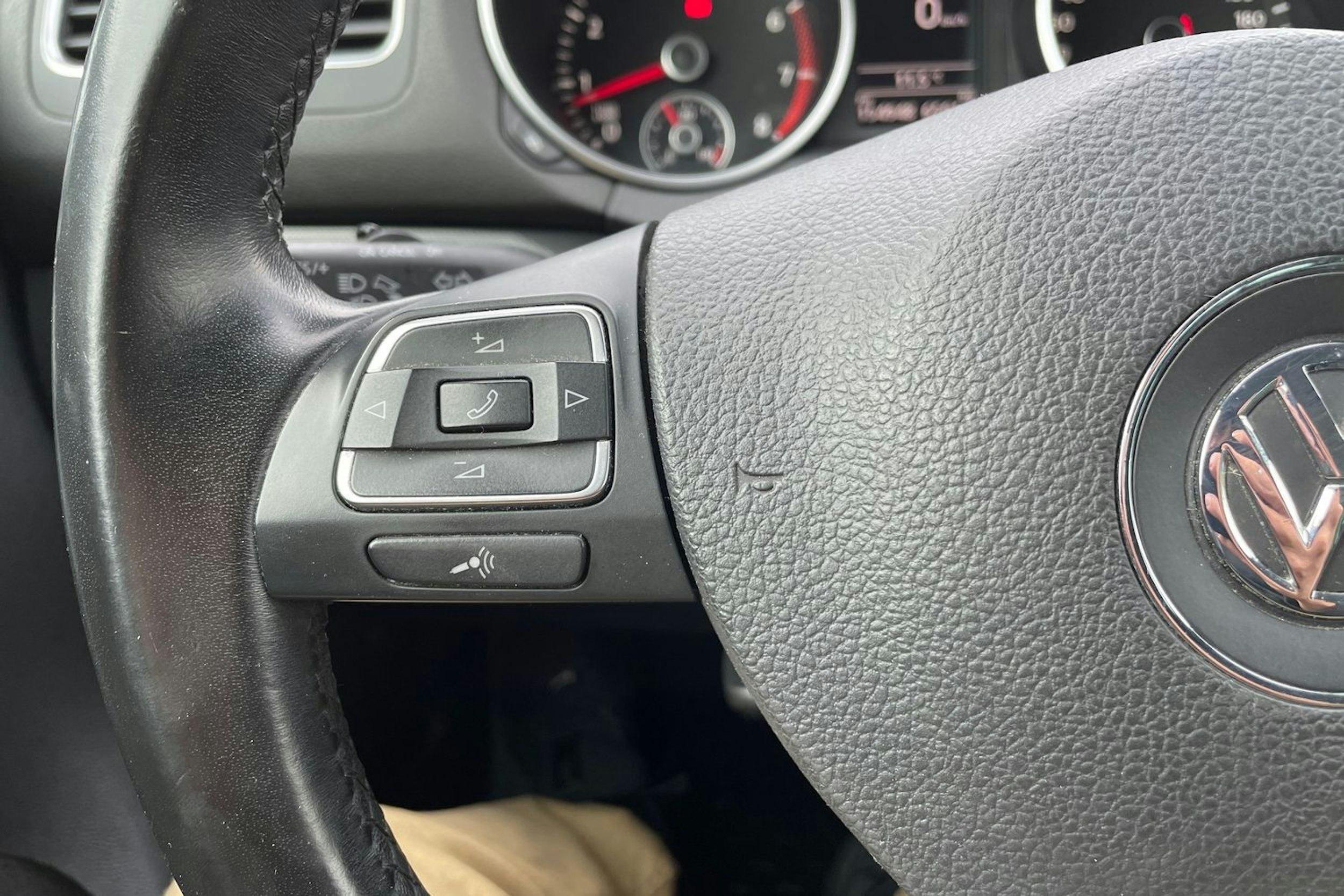 sininen Volkswagen Golf 2012 kuva 17.