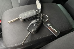 sininen Volkswagen Golf 2012 kuva 23.