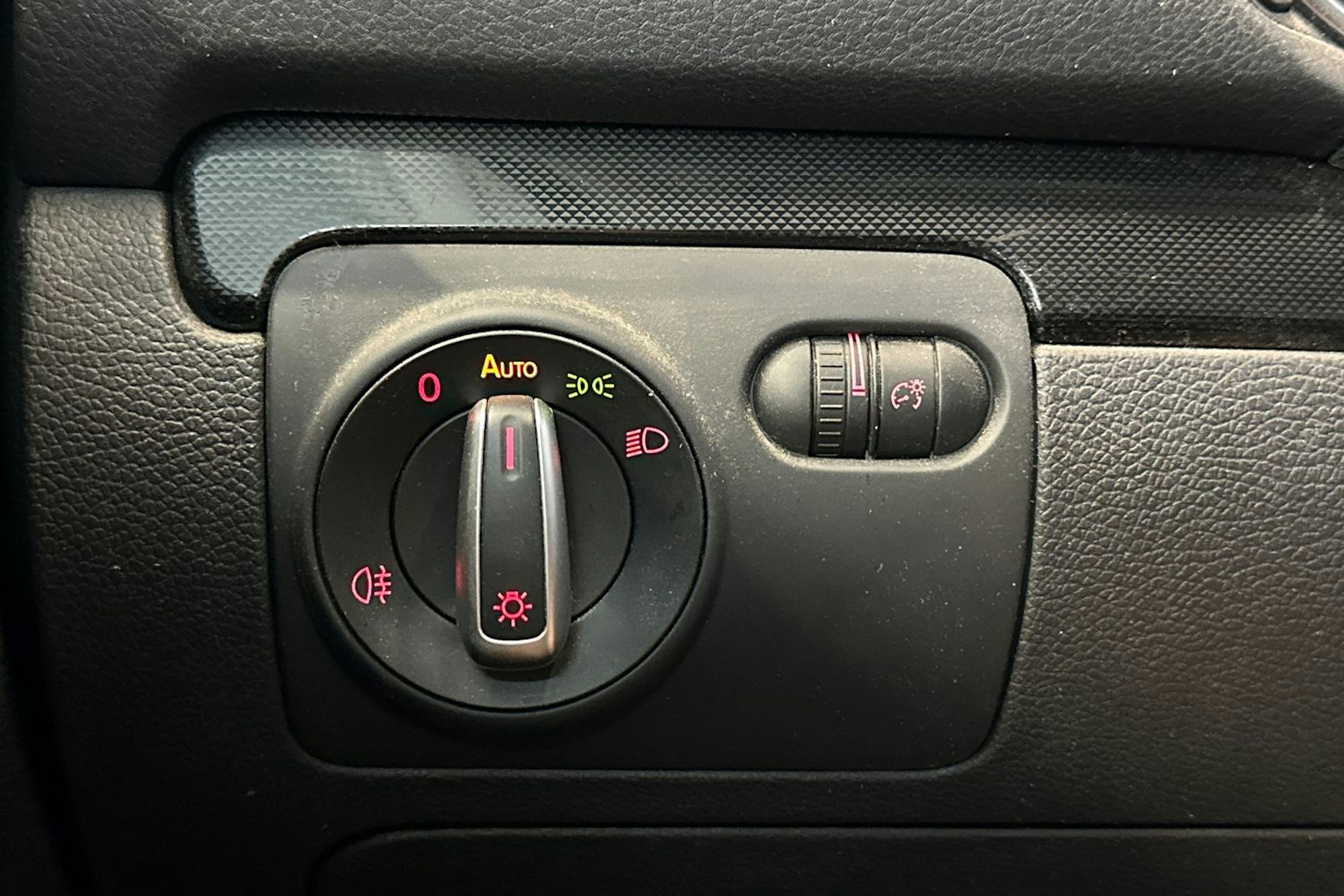 Harmaa Volkswagen GOLF 2012 kuva 14.