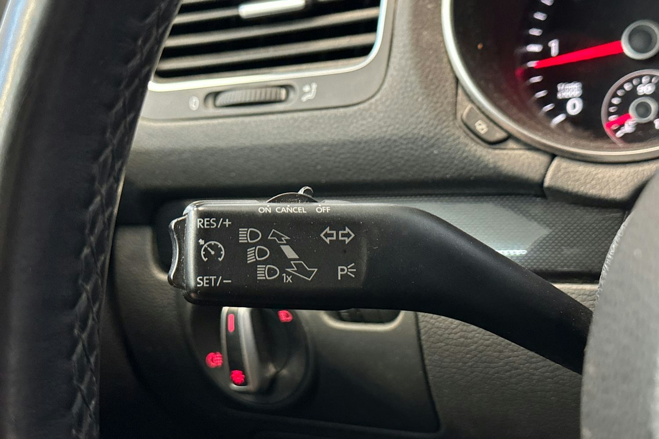 Harmaa Volkswagen GOLF 2012 kuva 15.