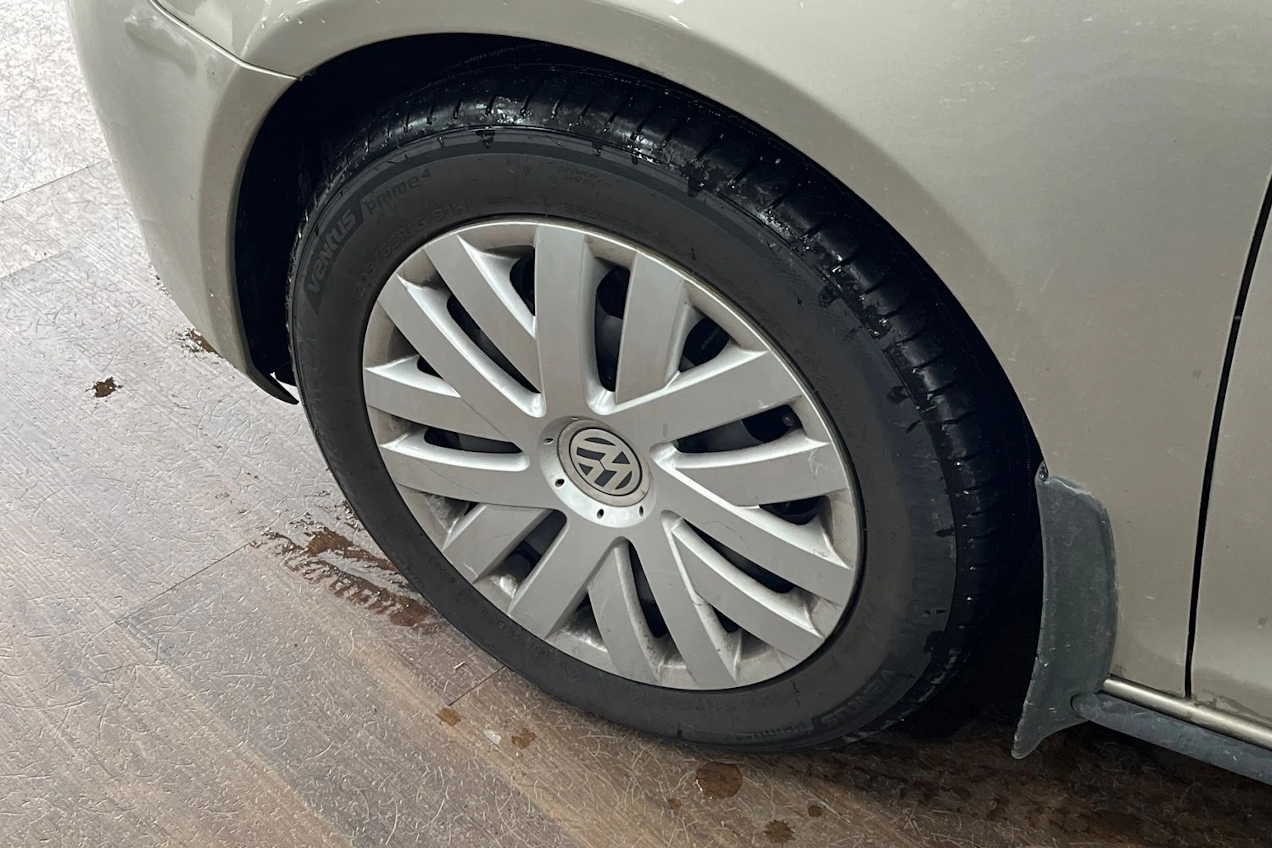 beige Volkswagen GOLF 2012 kuva 4.